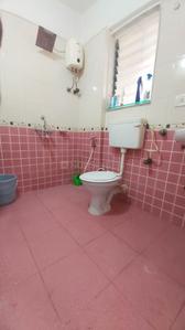 Bathroom Image of 2000 Sq.ft 4 BHK Apartment / Flat for sale in Andheri West Mumbai for Rs. 56000000