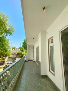 Balcony Image of 2700 Sq.ft 3 BHK Builder Floor for sale in Navjeevan Vihar New Delhi for Rs. 105000000