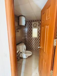 Bathroom Image of 1155 Sq.ft 2.5 BHK Apartment / Flat for sale in Amrapali Silicon City, Sector 76 Noida for Rs. 10500000
