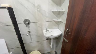Bathroom Image of 1500 Sq.ft 1 BHK Independent House for rent in Indra Puri Colony Indore for Rs. 19999