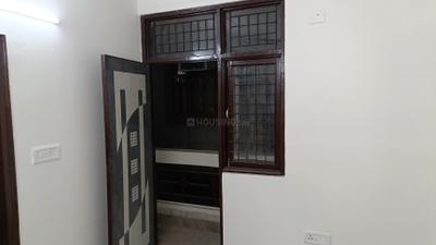 Bedroom Image of 950 Sq.ft 3 BHK Builder Floor for sale in Laxmi Nagar New Delhi for Rs. 7000000