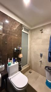 Bathroom Image of 600 Sq.ft 1 BHK Apartment / Flat for rent in One Indiabulls, Thane West Thane for Rs. 40000