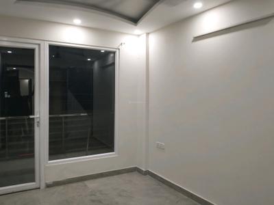Bedroom Image of 750 Sq.ft 2 BHK Builder Floor for rent in Shalimar Bagh New Delhi for Rs. 28000