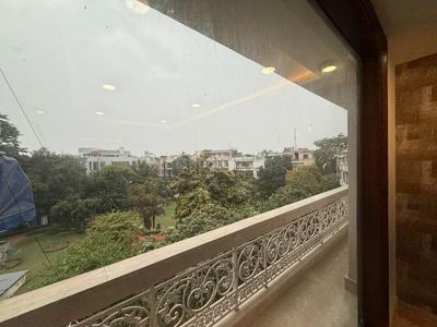 Balcony Image of 4500 Sq.ft 4 BHK Builder Floor for sale in Panchsheel Park New Delhi for Rs. 125000000