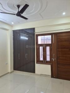 Bedroom Image of 1200 Sq.ft 2 BHK Builder Floor for rent in Beta II Greater Noida for Rs. 25000