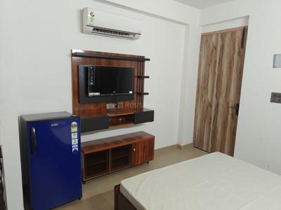 Bedroom Image of 350 Sq.ft 1 RK Apartment / Flat for rent in Sector 44 Noida for Rs. 17000