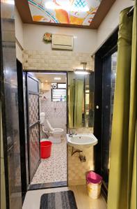 Bathroom Image of 1300 Sq.ft 3 BHK Apartment / Flat for rent in Juinagar Navi Mumbai for Rs. 60000