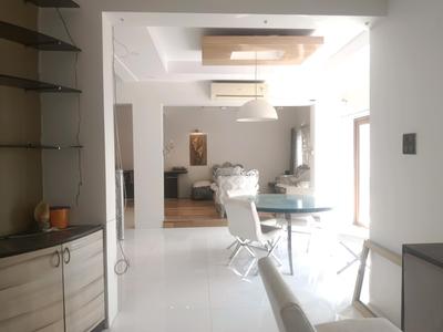 Living Room Image of 3200 Sq.ft 4 BHK Apartment / Flat for sale in BREDCO Viceroy Park, Kandivali East Mumbai for Rs. 110000000