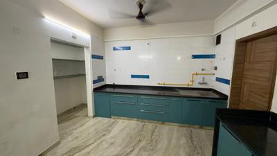 Kitchen Image of 1700 Sq.ft 4 BHK Apartment / Flat for rent in Swagat Agacia, Sargasan Gandhinagar for Rs. 45000