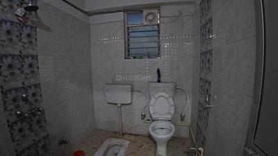 Bathroom Image of 1350 Sq.ft 3 BHK Apartment / Flat for sale in Kidwaipuri Patna for Rs. 15000000