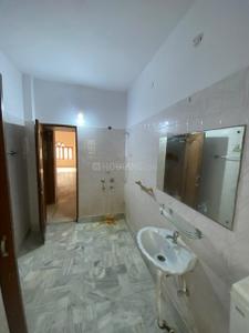 Bathroom Image of 1350 Sq.ft 3 BHK Independent House for rent in Harmu Ranchi for Rs. 25000
