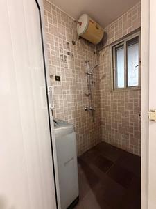 Bathroom Image of 600 Sq.ft 1 BHK Apartment / Flat for sale in Amanora Park Town Pune for Rs. 7000000