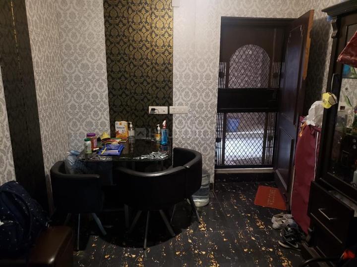 2 BHK 600 Sqft Independent Floor for sale at Rajouri Garden, New Delhi