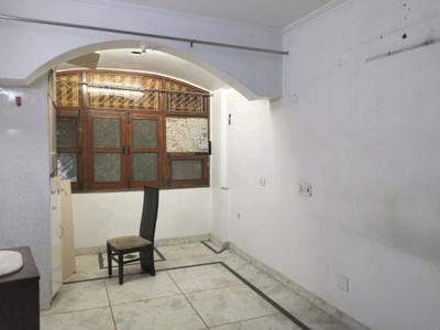 Bedroom Image of 950 Sq.ft 2 BHK Apartment / Flat for sale in Vikaspuri New Delhi for Rs. 15000000