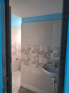 Bathroom Image of 850 Sq.ft 2 BHK Apartment / Flat for rent in Airport Gate no. 1 Kolkata for Rs. 12000