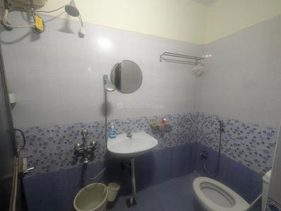 Bathroom Image of 1028 Sq.ft 3 BHK Apartment / Flat for rent in Sholinganallur Chennai for Rs. 35000