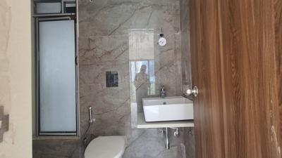 Bathroom Image of 900 Sq.ft 2 BHK Apartment / Flat for rent in Andheri East Mumbai for Rs. 75000
