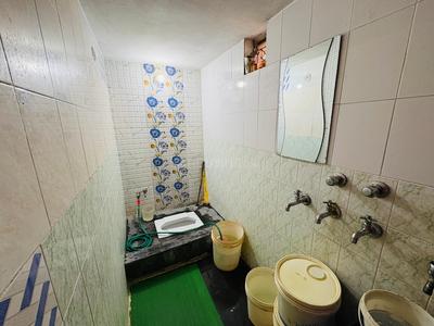 Bathroom Image of 450 Sq.ft 3 BHK Independent House for sale in Shastri Nagar Meerut for Rs. 4500000