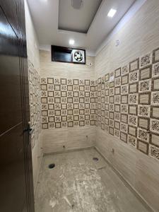 Bathroom Image of 900 Sq.ft 3 BHK Builder Floor for sale in Govindpuri Extension New Delhi for Rs. 9000000