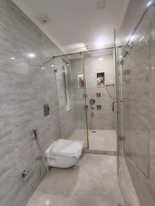Image of 3000 Sq.ft 4 BHK Builder Floor for sale in Kailash Colony, New Delhi for Rs. 105000000