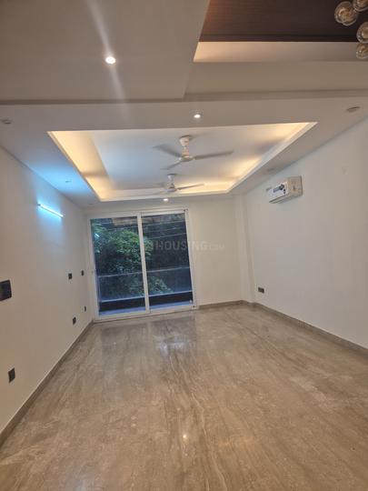 Sector 25, DLF Phase 2 Main Image 1