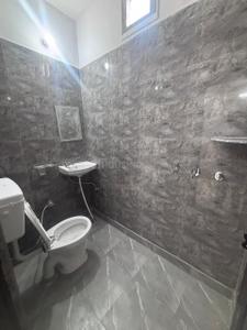 Image of 400 Sq.ft 1 RK Builder Floor for rent in Mukherjee Nagar, New Delhi for Rs. 12000