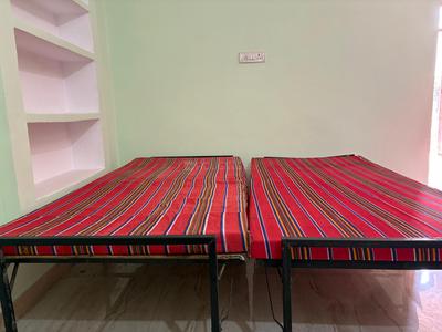 Bedroom Image of PG in Khurram Nagar, Lucknow