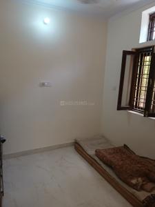 Bedroom Image of 1300 Sq.ft 4 BHK Builder Floor for rent in Dilshad Garden New Delhi for Rs. 36000