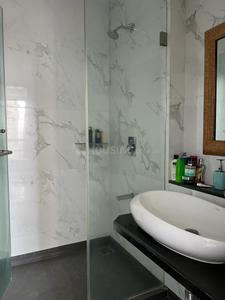 Bathroom Image of 1100 Sq.ft 2.5 BHK Apartment / Flat for sale in Oberoi Woods, Goregaon East Mumbai for Rs. 51000000