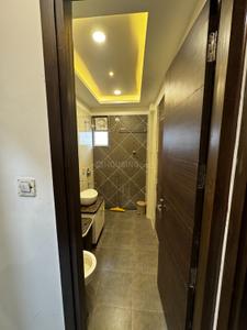 Bathroom Image of 1435 Sq.ft 3 BHK Apartment / Flat for sale in Kidwai Nagar Kanpur for Rs. 10500000