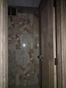 Common Bathroom Image of 1000 Sq.ft 2 BHK Apartment / Flat for sale in Avenue 1, Sector 73 Noida for Rs. 4250000