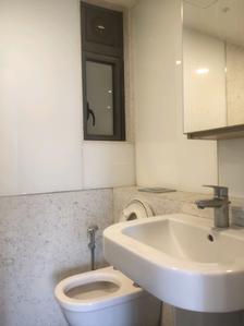 Common Bathroom Image of 820 Sq.ft 2 BHK Apartment / Flat for sale in Lodha Divino, Sion Mumbai for Rs. 42000000