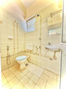 Bathroom Image of 463 Sq.ft 1 BHK Apartment / Flat for rent in Calangute Goa for Rs. 18000