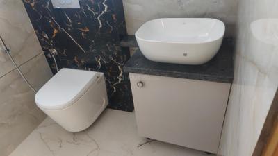 Bathroom Image of 800 Sq.ft 1 BHK Builder Floor for rent in Sector 14 Gurgaon for Rs. 35000