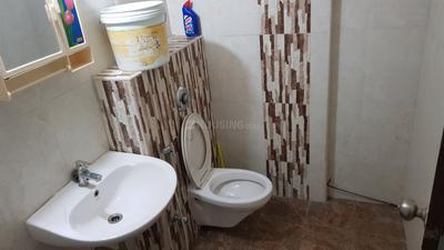 Bathroom Image of 1320 Sq.ft 3 BHK Apartment / Flat for rent in Ramky One Kosmos , Nallagandla Hyderabad for Rs. 50000