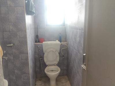 Bathroom Image of 698 Sq.ft 2 BHK Apartment / Flat for sale in Mukundapur Kolkata for Rs. 7000000