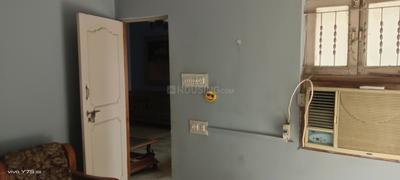 Bedroom Image of 1400 Sq.ft 3 BHK Apartment / Flat for rent in Kankaria Ahmedabad for Rs. 18000