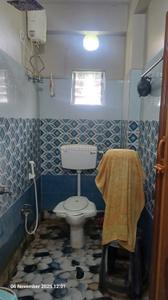 Bathroom Image of 780 Sq.ft 2 BHK Apartment / Flat for rent in Baranagar Kolkata for Rs. 12000