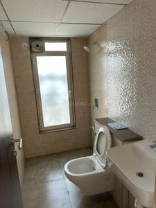 Image of 750 Sq.ft 2 BHK Apartment / Flat for rent in Kalpataru Vivant, Jogeshwari East, Mumbai for Rs. 70000
