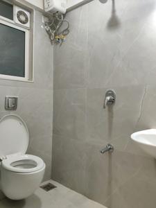 Common Bathroom Image of 600 Sq.ft 2 BHK Apartment / Flat for rent in Swastik Platinum, Vikhroli East Mumbai for Rs. 52000