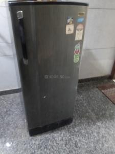 Kitchen Image of 900 Sq.ft 2 BHK Builder Floor for rent in Mukherjee Nagar New Delhi for Rs. 24000
