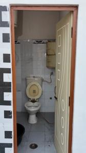 Bathroom Image of 500 Sq.ft 1 BHK Apartment / Flat for rent in Sector 32 Chandigarh for Rs. 3000