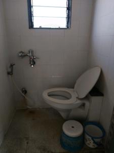 Common Bathroom Image of 1100 Sq.ft 2 BHK Apartment / Flat for rent in Magarpatta Iris, Magarpatta City Pune for Rs. 32000