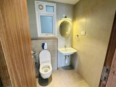 Bathroom Image of 1879 Sq.ft 3 BHK Apartment / Flat for rent in Madipakkam Chennai for Rs. 100000