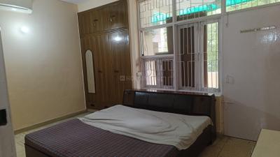 Bedroom Image of 1100 Sq.ft 2 BHK Apartment / Flat for sale in Patparganj New Delhi for Rs. 18500000
