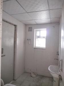 Common Bathroom Image of 2000 Sq.ft 3 BHK Apartment / Flat for rent in Vikram Golf View Condos by Vikram Properties And Builder, Sector 19 Dwarka New Delhi for Rs. 65000