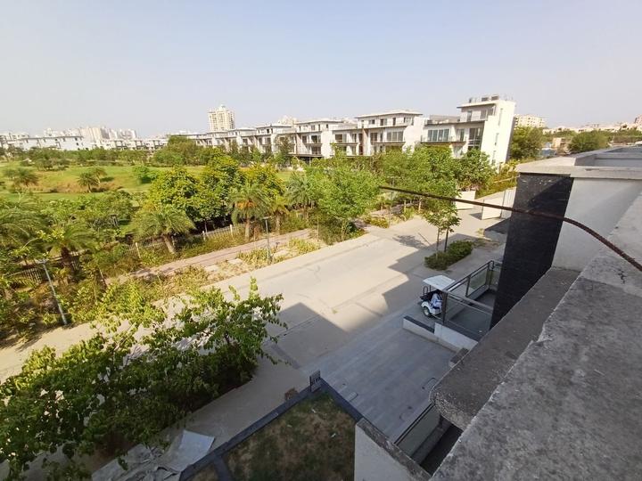 Godrej Golf Links Villas Main Image 1