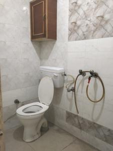 Bedroom One Image of 1000 Sq.ft 2 BHK Apartment / Flat for sale in Panchwati Apartment, Vikaspuri New Delhi for Rs. 14000000