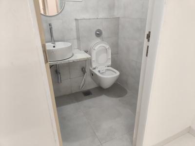 Bathroom Image of 750 Sq.ft 1 BHK Apartment / Flat for rent in Lower Parel Mumbai for Rs. 80000