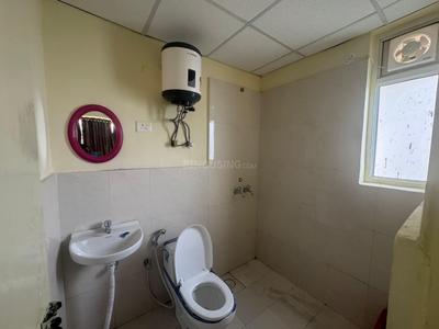 Bathroom Image of 700 Sq.ft 3 BHK Apartment / Flat for sale in Pyramid Altia, Sector 70 Gurgaon for Rs. 8500000